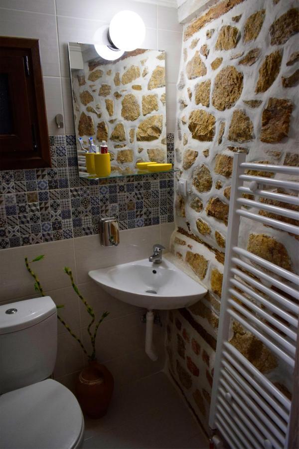 아나이아 Renovated Old Manor House With Yard 빌라 외부 사진