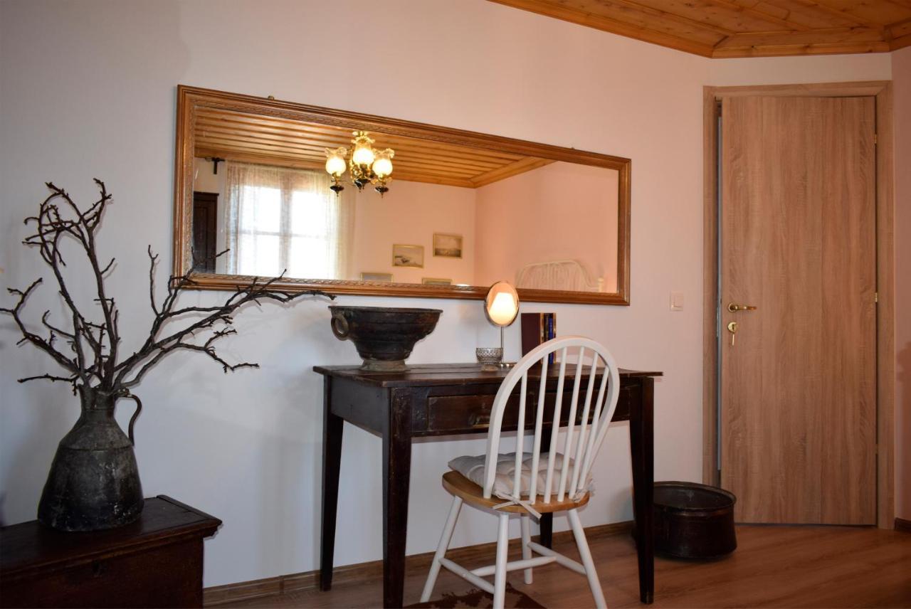 아나이아 Renovated Old Manor House With Yard 빌라 외부 사진