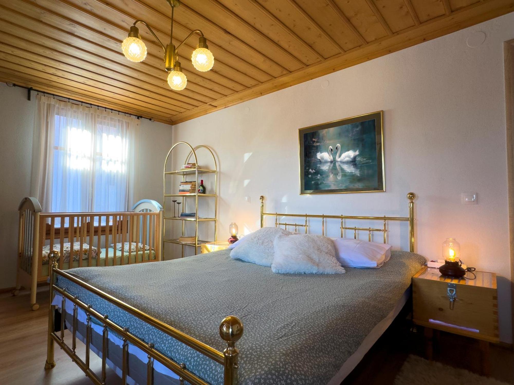 아나이아 Renovated Old Manor House With Yard 빌라 외부 사진