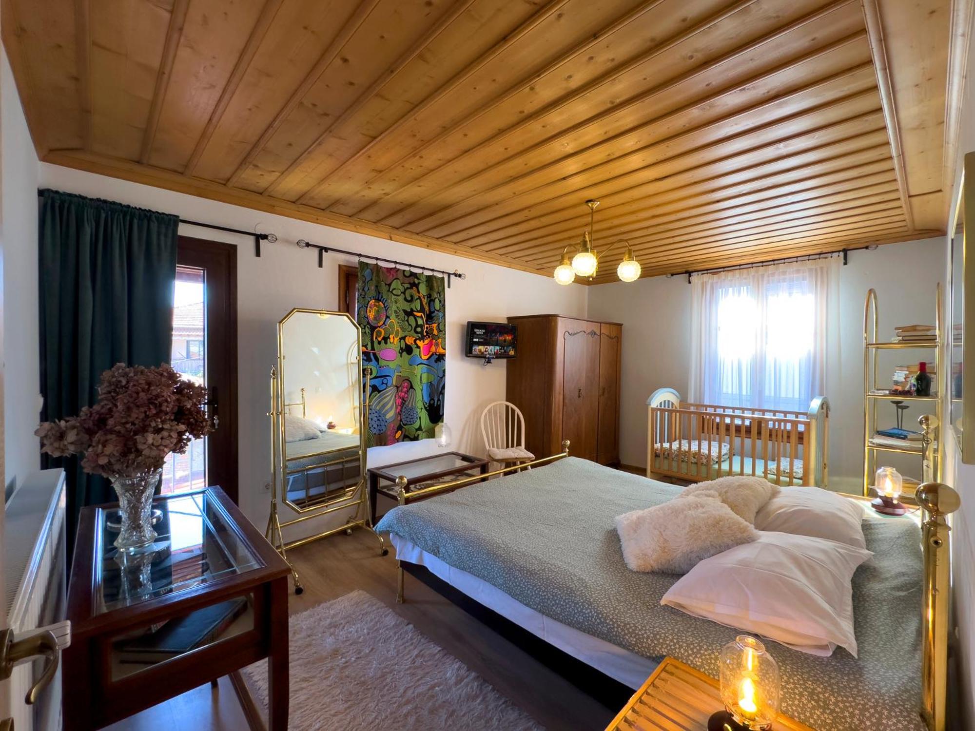 아나이아 Renovated Old Manor House With Yard 빌라 외부 사진